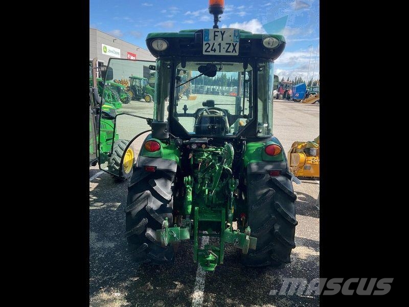 John Deere 5090 GF الجرارات