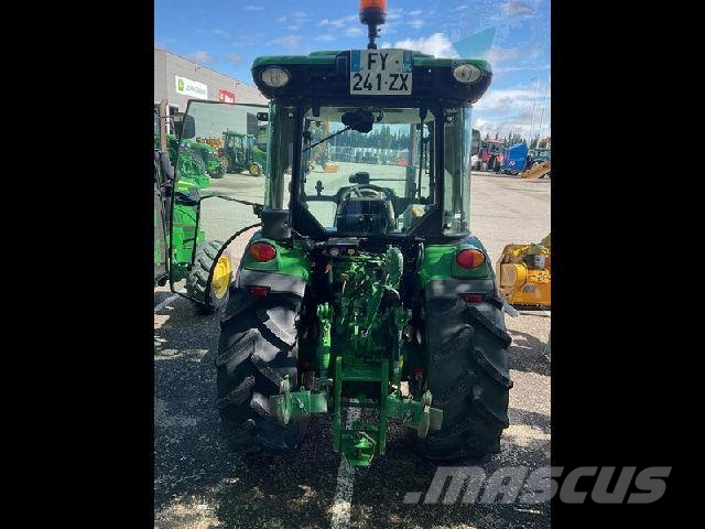 John Deere 5090 GF Tractoren