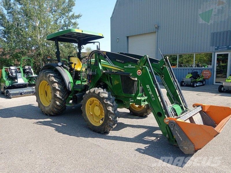 John Deere 5100M الجرارات
