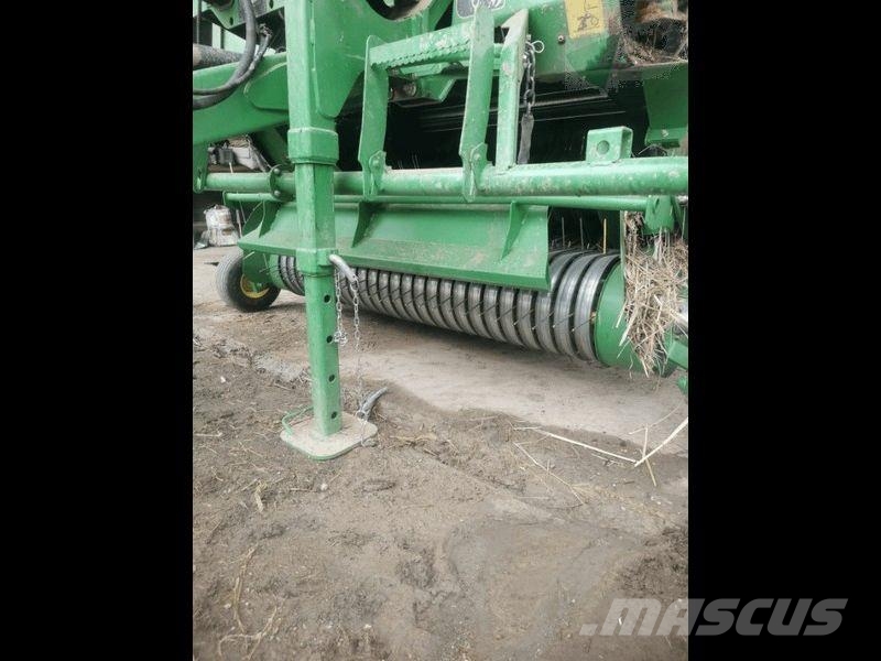 John Deere F441 M محزمات مستديرة