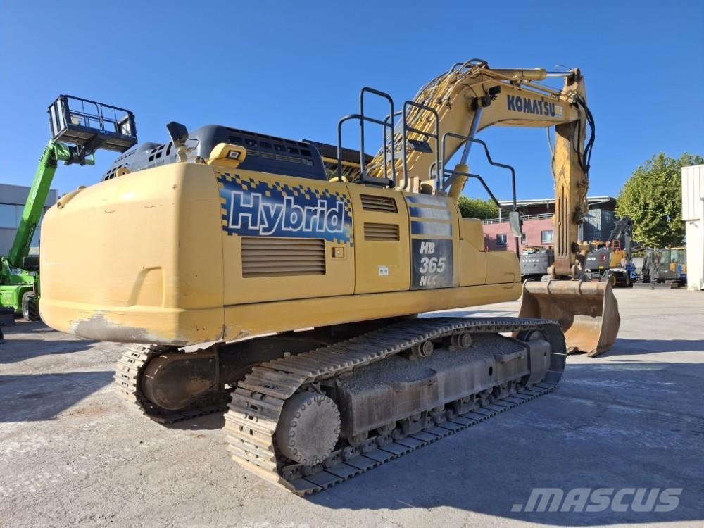 Komatsu HB365NLC حفارات زحافة