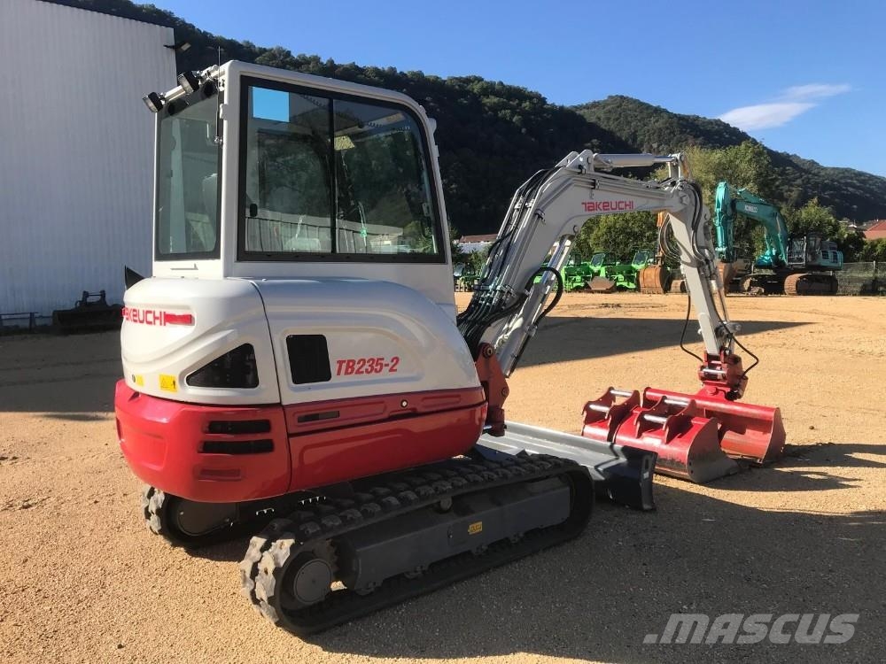 Takeuchi TB235-2 Mini bagri <7t