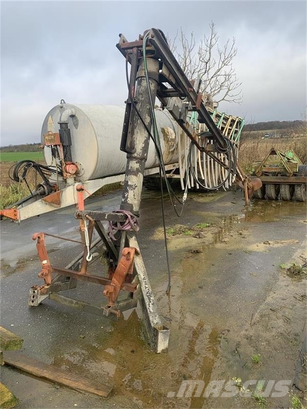 - - - Slurry tankers