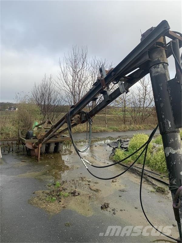 - - - Slurry tankers