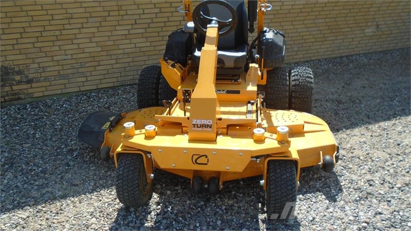 Cub Cadet PRO Z9 183 ID Demo kørt 8 Timer Tractores compactos