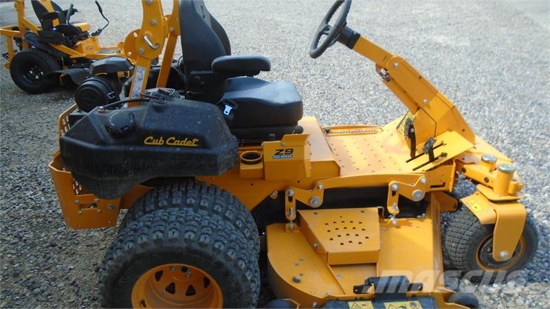 Cub Cadet PRO Z9 183 ID Demo kørt 8 Timer Tractores compactos