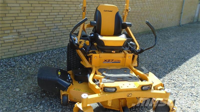 Cub Cadet XZ7 152I Demo Maskine kørt 19 Timer Tractores compactos