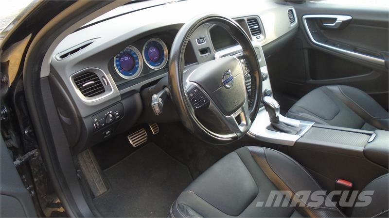 Volvo V-60 2,4 D5 R-Design Aut. 215 HK AWD  2,4 D5 R-Des Sonstige Landmaschinen