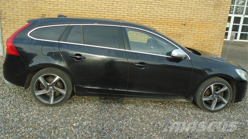 Volvo V-60 2,4 D5 R-Design Aut. 215 HK AWD  2,4 D5 R-Des Sonstige Landmaschinen