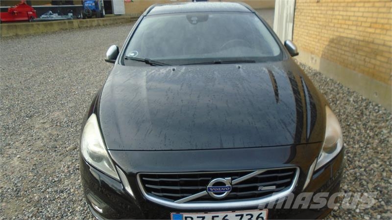 Volvo V-60 2,4 D5 R-Design Aut. 215 HK AWD  2,4 D5 R-Des Sonstige Landmaschinen