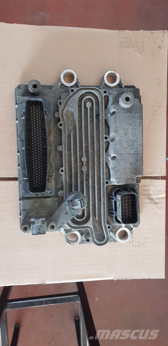 Continental ACTROS MB4 電子設備
