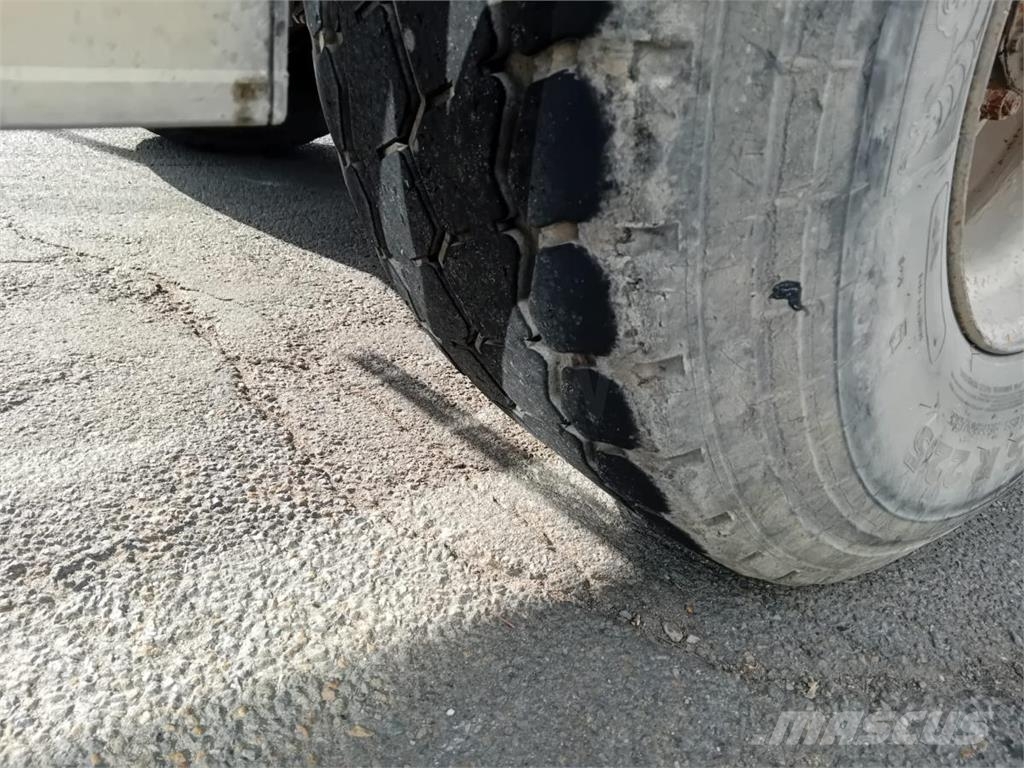 Benalu Non spécifié Semi Reboques Basculantes