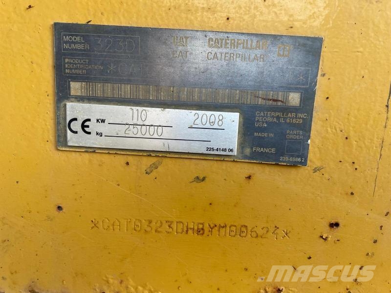 CAT 323D Lánctalpas kotrók