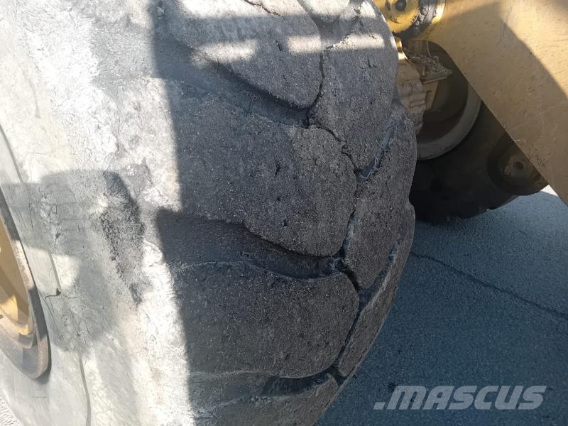 CAT 972K Kolesové nakladače