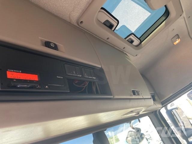 DAF XF105 Tractor Units