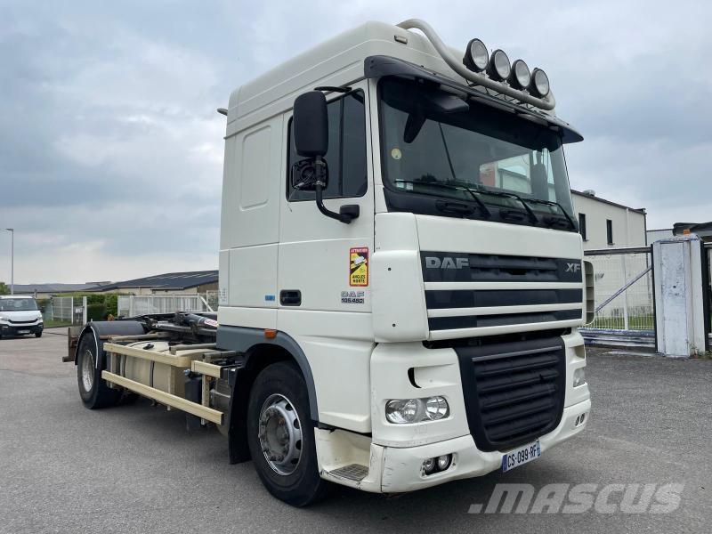 DAF XF105 460 Camiões caixa desmontável com elevador de cabo