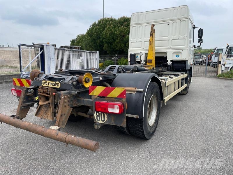 DAF XF105 460 Camiões caixa desmontável com elevador de cabo