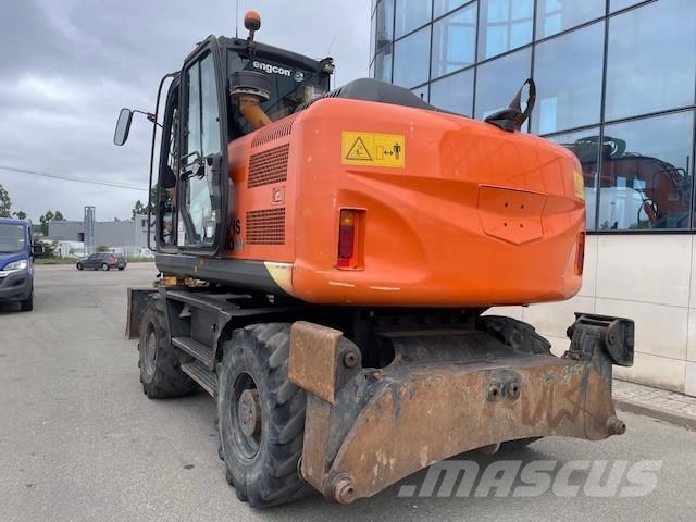 Hitachi ZX140W-5B حفارات بعجل