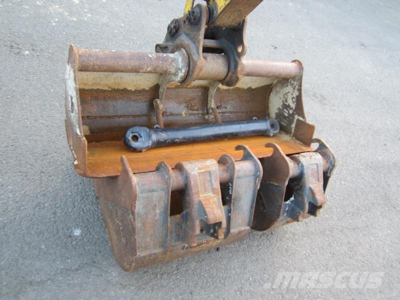 Komatsu PC26MR-3 Εκσκαφάκι (διαβολάκι) < 7t