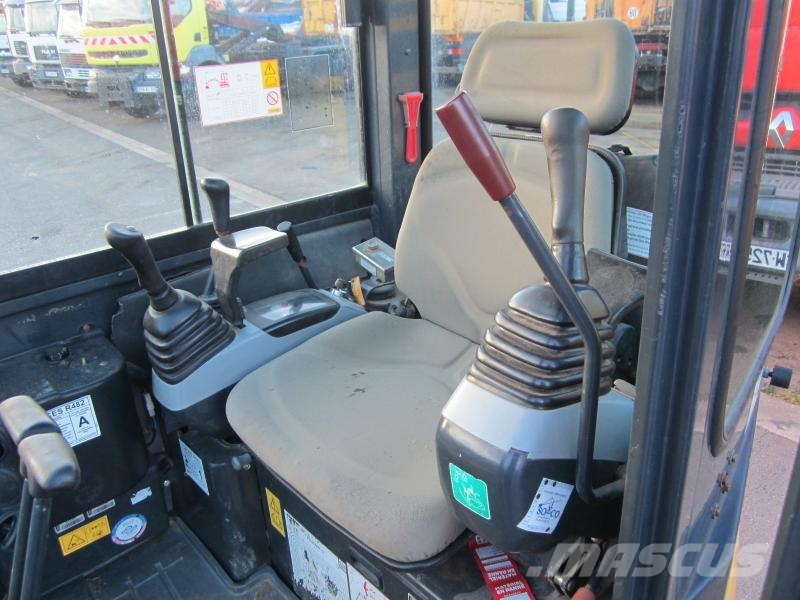 Komatsu PC26MR-3 Εκσκαφάκι (διαβολάκι) < 7t