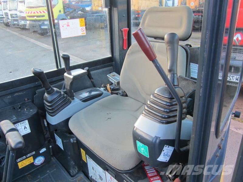 Komatsu PC26MR-3 Mini bageri <7t