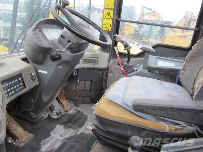 Komatsu WA420-3 active Hjullastere