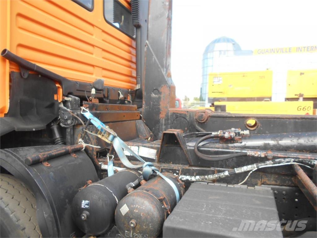 MAN 32.322 Absetzkipper