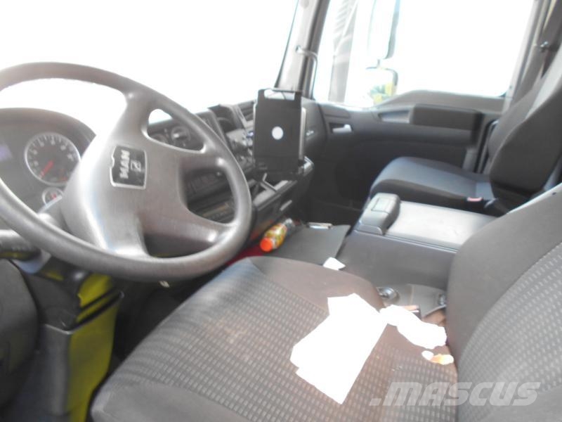 MAN TGL 12.220 Camión con caja abierta