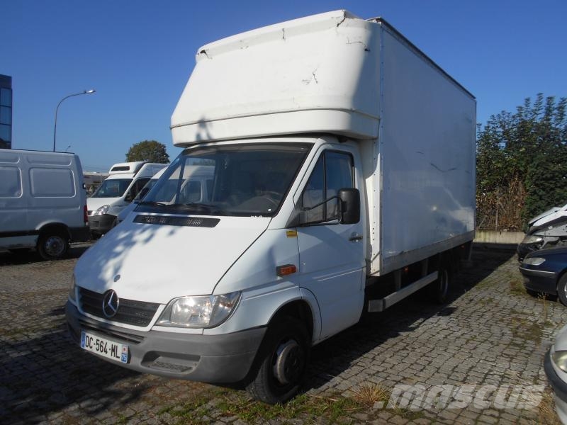 Mercedes-Benz 411 Box body