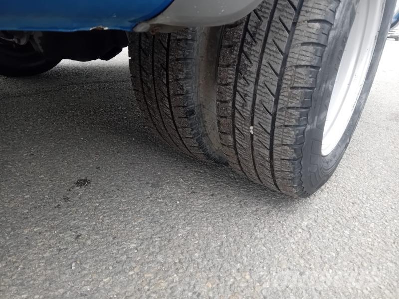 Mercedes-Benz 413d 商务面包车