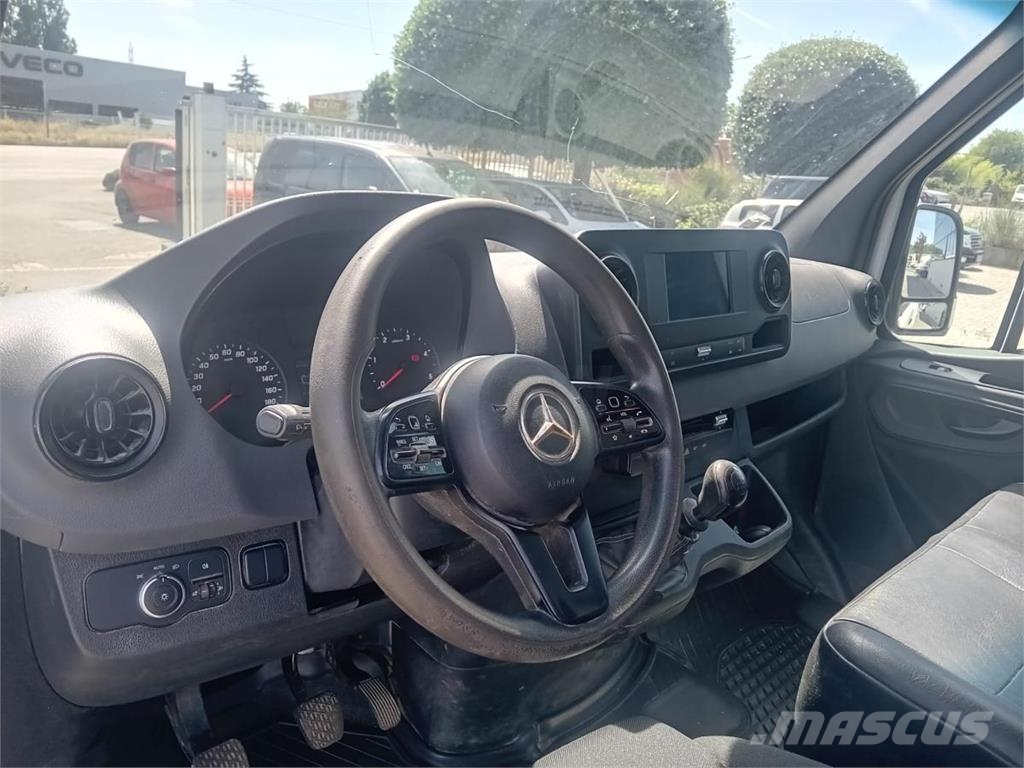 Mercedes-Benz 516CDI Kis teherszállító/Platós kocsi