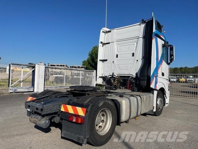 Mercedes-Benz Actros 1845 牵引车