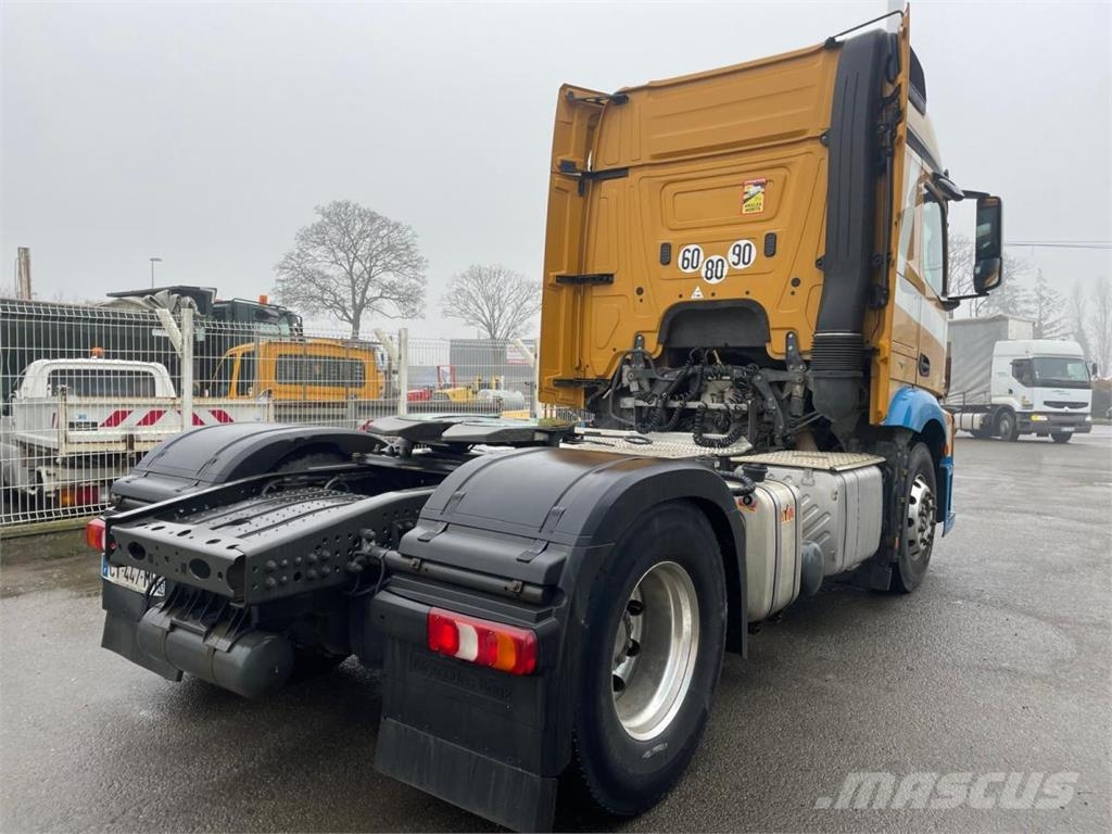 Mercedes-Benz Actros 1845 牵引车