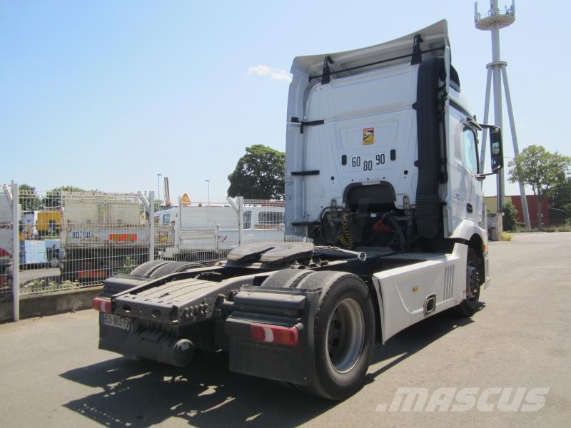 Mercedes-Benz Actros 1845 牵引车