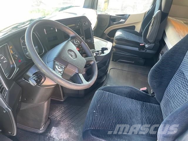 Mercedes-Benz Actros 1845 牵引车