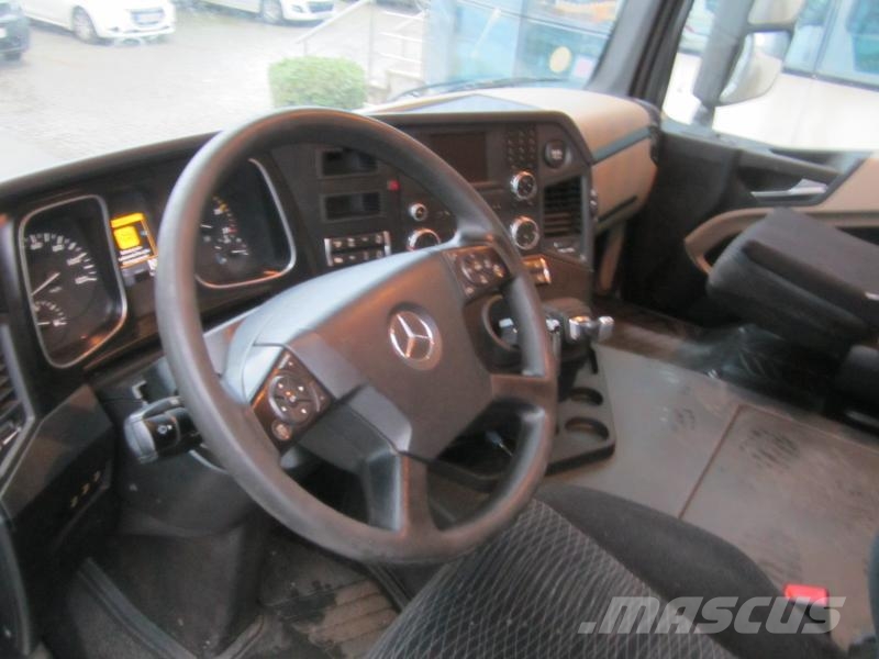 Mercedes-Benz Actros شاحنات ذات هيكل صندوقي