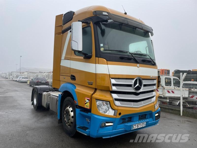 Mercedes-Benz Actros 1845 牵引车