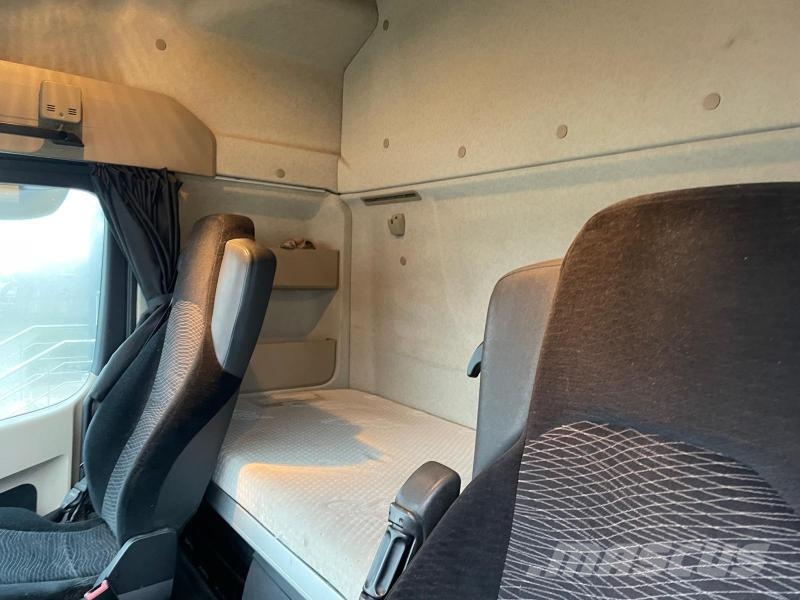 Mercedes-Benz Actros 1845 牵引车