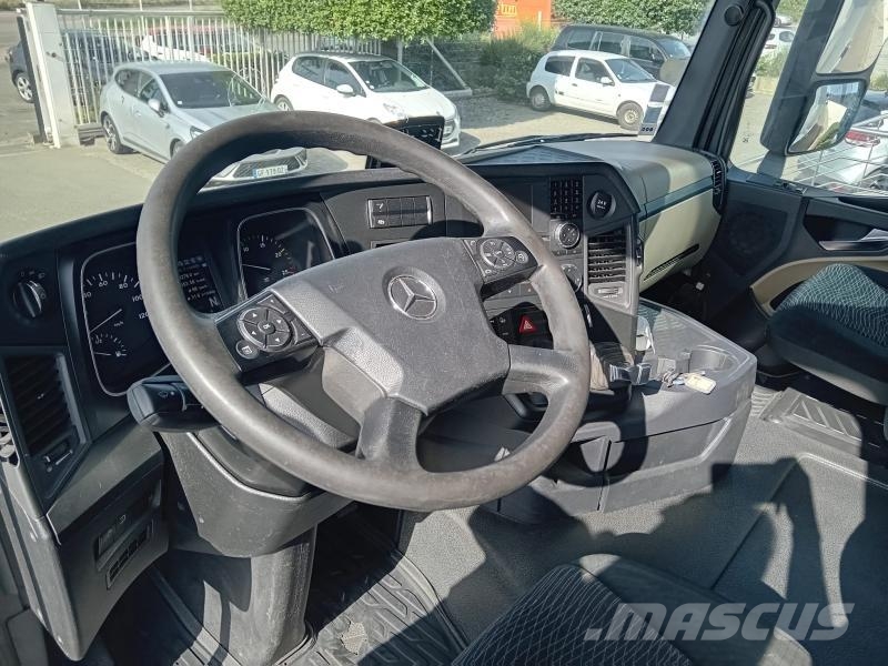 Mercedes-Benz Actros 1845 牵引车