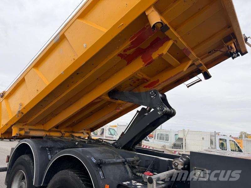 Mercedes-Benz Actros 3336 Camion benne