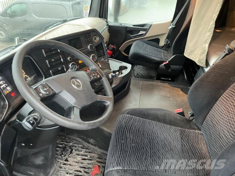Mercedes-Benz Actros 1845 牵引车