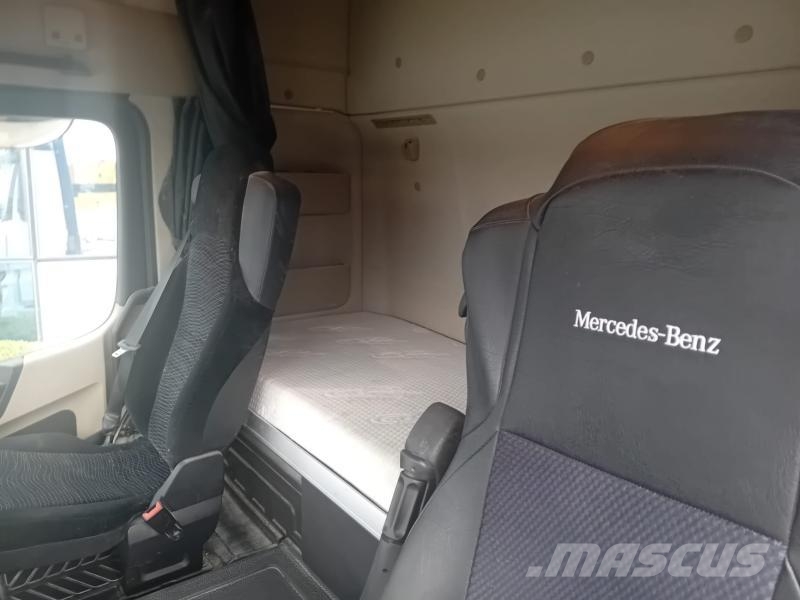 Mercedes-Benz Actros 1845 牵引车