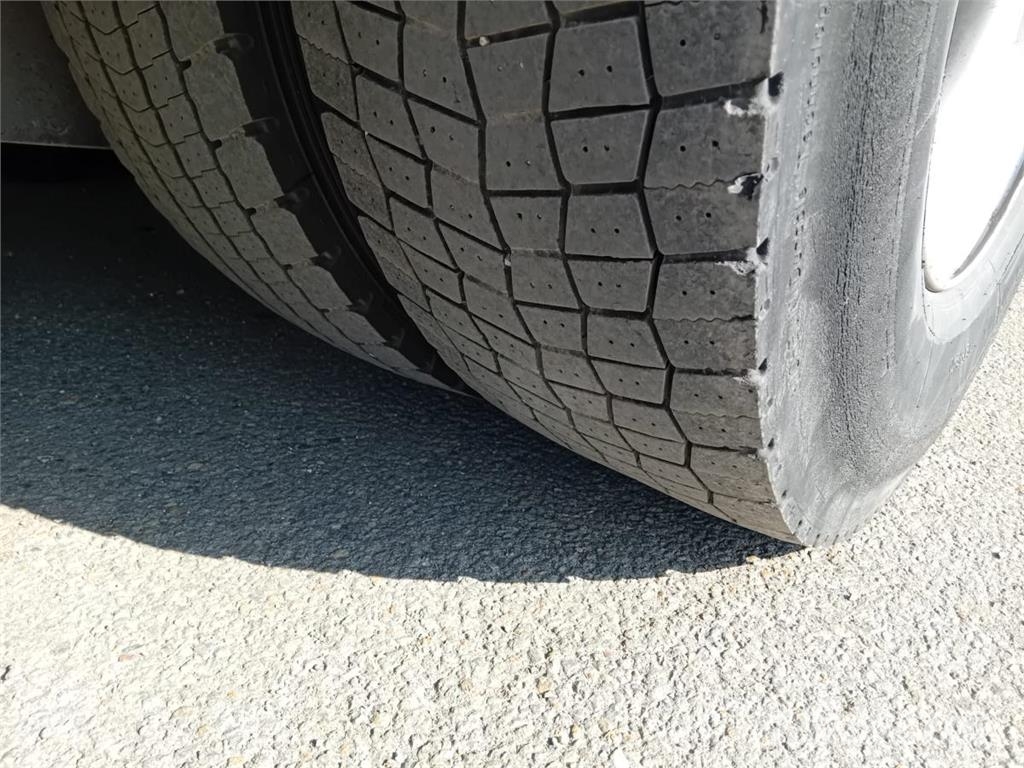 Mercedes-Benz Antos 2543 Camiones caja cerrada
