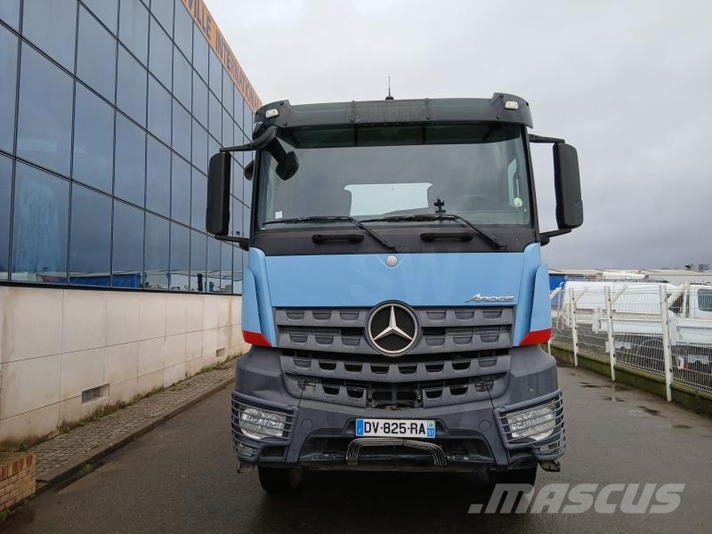 Mercedes-Benz Arocs وحدات الجر