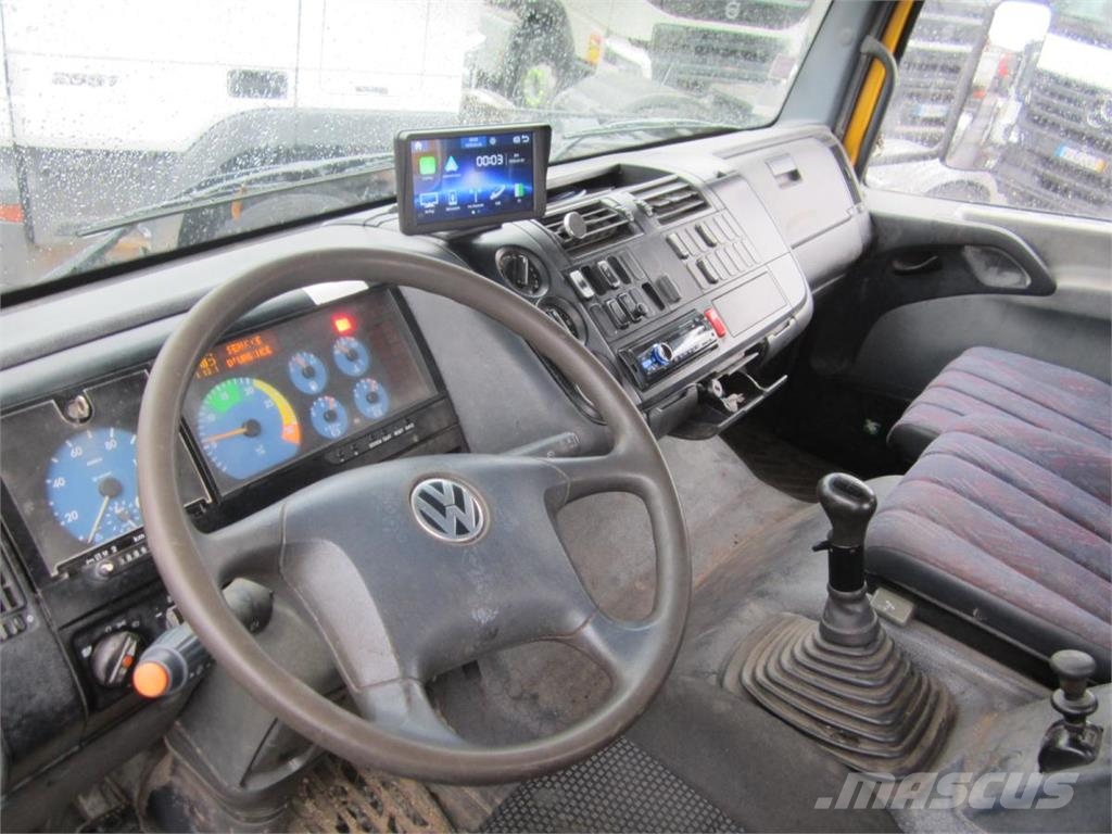 Mercedes-Benz Atego 1823 Camiões caixa desmontável com elevador de cabo