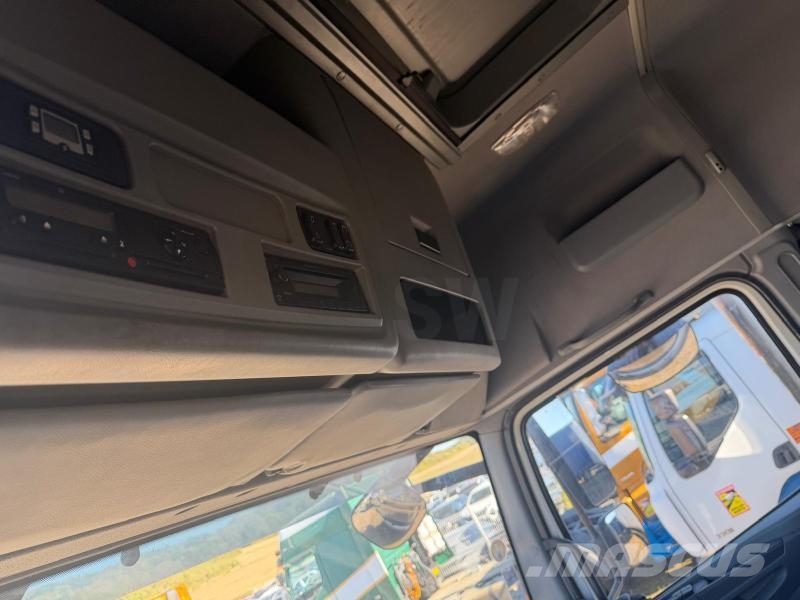 Mercedes-Benz Axor 1833 Tovornjaki s ponjavo