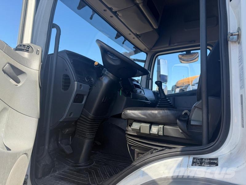 Mercedes-Benz Axor 1833 Tovornjaki s ponjavo