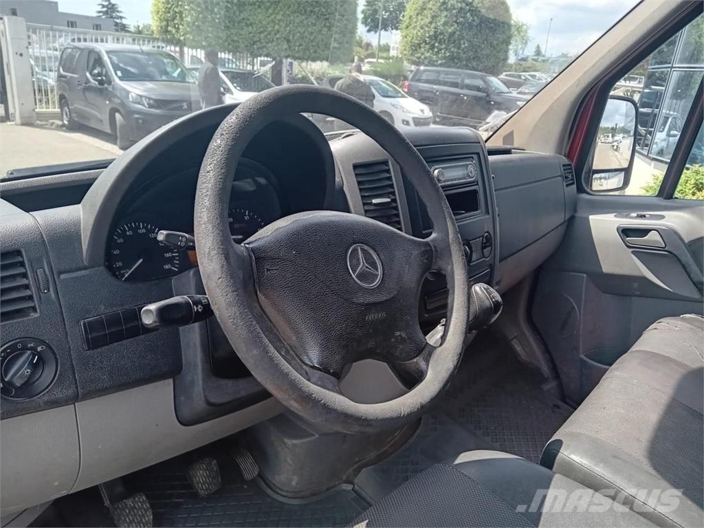 Mercedes-Benz Sprinter 209 CDI هيكل صندوقي