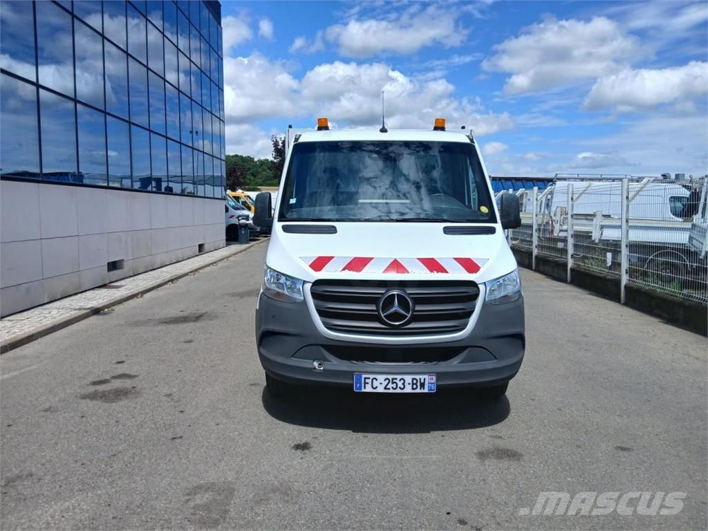 Mercedes-Benz Sprinter Kis teherszállító/Platós kocsi