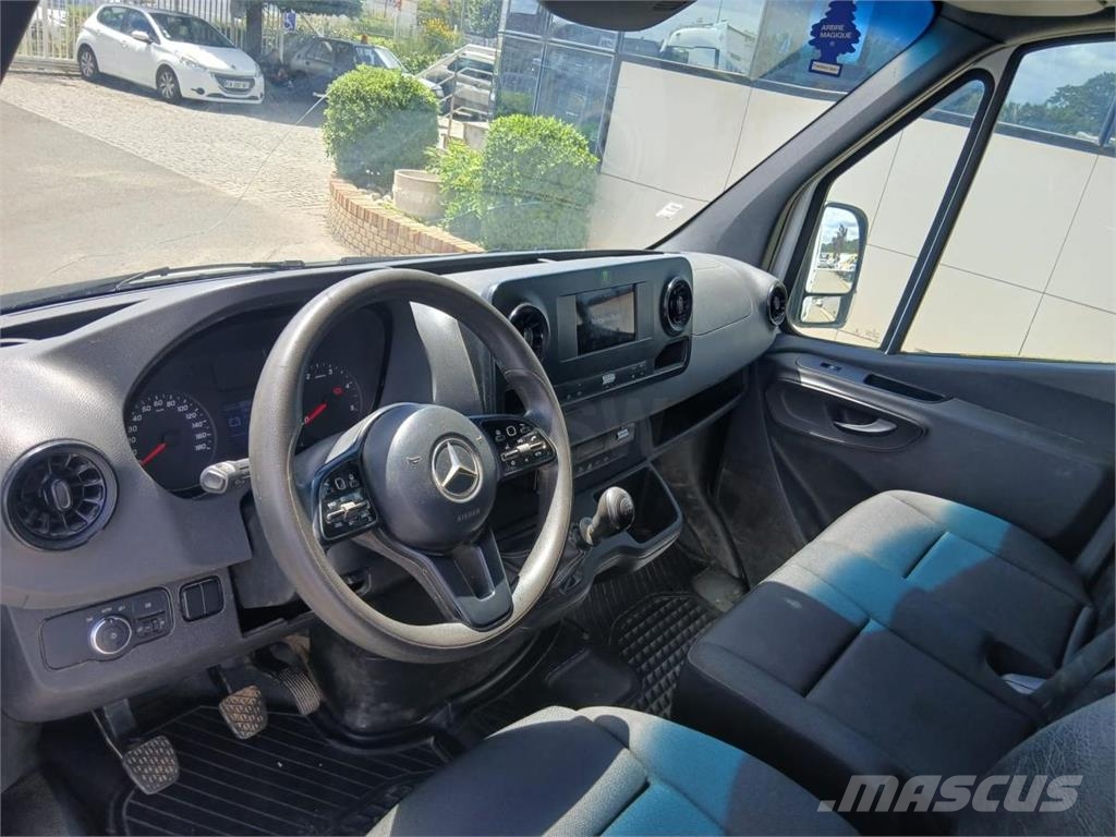 Mercedes-Benz Sprinter Kis teherszállító/Platós kocsi